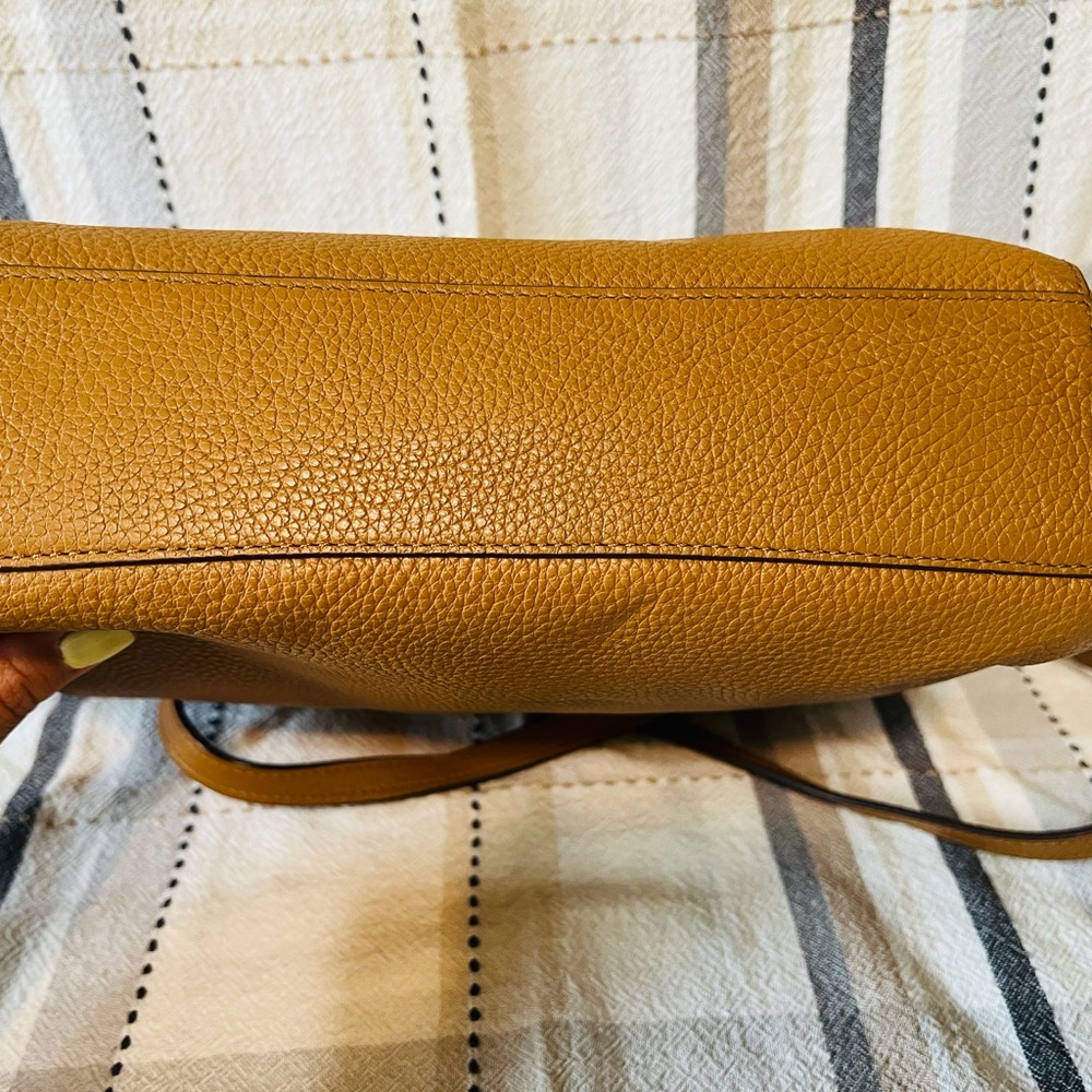 Coach Tan Pebbled Leather Tote with Gold Hardware - Picture 4 of 11